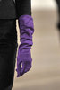 фиолетовые перчатки