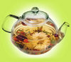 чай (лучше без ароматизаторов), травяной, зеленый, или разворачивающийся при заваривании в причудливые фигуры :)