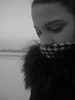 шарф, черно-белый, как на фотке ( на фотке не мой:( )
