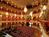 ins Theater gehen