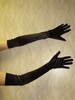 Длинные черные перчатки