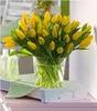 ОГРОМНЫЙ букет желтых тюльпанов. ЛЮ тюльпанчики, они такие весенние- весенние, солнечные.