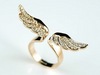 кольцо с крылышками