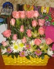 цветы можно дарить не только по поводу какого -то праздника! можно их подарить и этим самым сделать кому-то праздник!!!