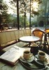 пока тепло в будний день рано-рано пойти завтракать в кафе с летней площадкой