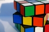 Кубик Рубика на подставке