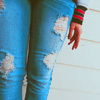 рваные джинсы