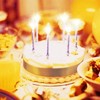 Торт со свечами на день рождения