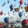 побывать на фестивале воздушных шаров!!
