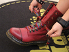 вишневые dr martens aimilie