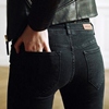 чёрные джинсы