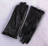 черные зимние перчатки