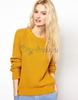 желтый свитер