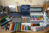 Набор для рисования: краски, кисти, карандаши, ручки, подставки