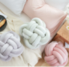 Декоративная подушка-узел для сна
