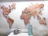 Деревянная (или пробковая) карта мира на стену
