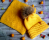 Желтые шапка и шарф