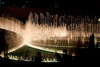 Посмотреть на танцующие фонтаны в Дубае