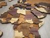 Деревянную мозаику с картой мира