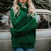 зелёный свитер