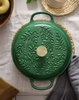 Зелёная чугунная кастрюля