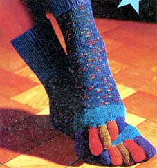 длинные полосатые носки с пальчиками