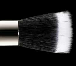 M.A.C. 187 Duo Fibre Brush