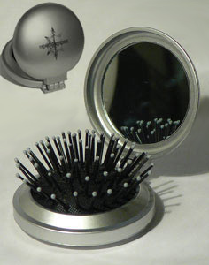 Зеркальце серебряное с расческой,логотип готик.ру