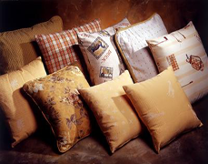 Декоративные диванные подушки