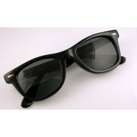 RAY-BAN WAYFARER