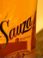 Бутылку крутого алкоголя