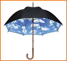 Огромный зонт с изображением неба изнутри