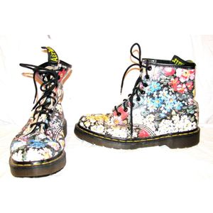 DR. MARTENS FLORAL FLOWER