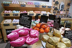 Закупиться в магазине LUSH