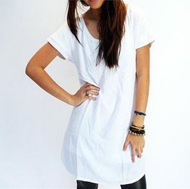 white and grey oversized tees