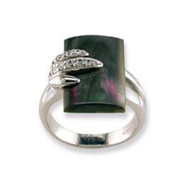 серебряное кольцо с перламутром и фианитами Ted Lapidus 50-0205-07 размер: 17