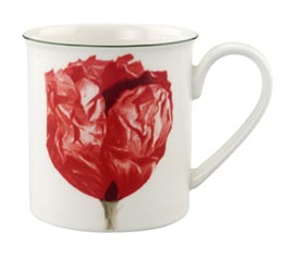 чайные чашки из сервиза Flora Villeroy and Boch с маками