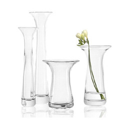Набор стеклянных ваз разных размеров
