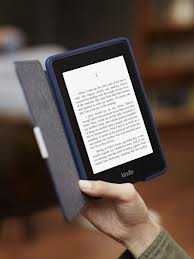 amazon kindle paperwhite c оригинальной обложкой!