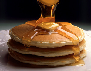 pancakes with maple syrup