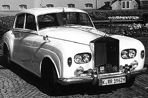 &#1041;&#1077;&#1083;&#1099;&#1081; Rolls-Royce Silver Cloud III (1963-1966)