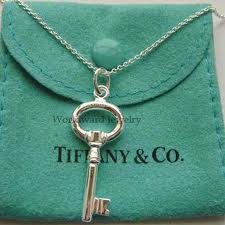 Tiffany Keys Oval key pendant