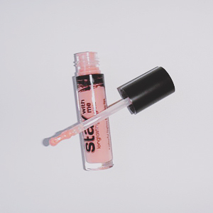 Essence Stay with me longlasting lipgloss