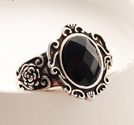 Creative retro black stone ring