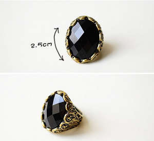 Retro black stone ring