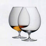 Бокалы для вина.