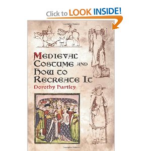 Medieval Costume and How to Recreate It (Dover Fashion and Costumes)
