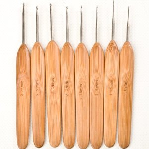 вязальные крючки с деревянной ручкой