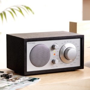 Очень красивый радиоприемник Tivoli Audio Model One