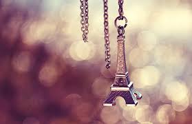 кулон в виде эйфелевой башни